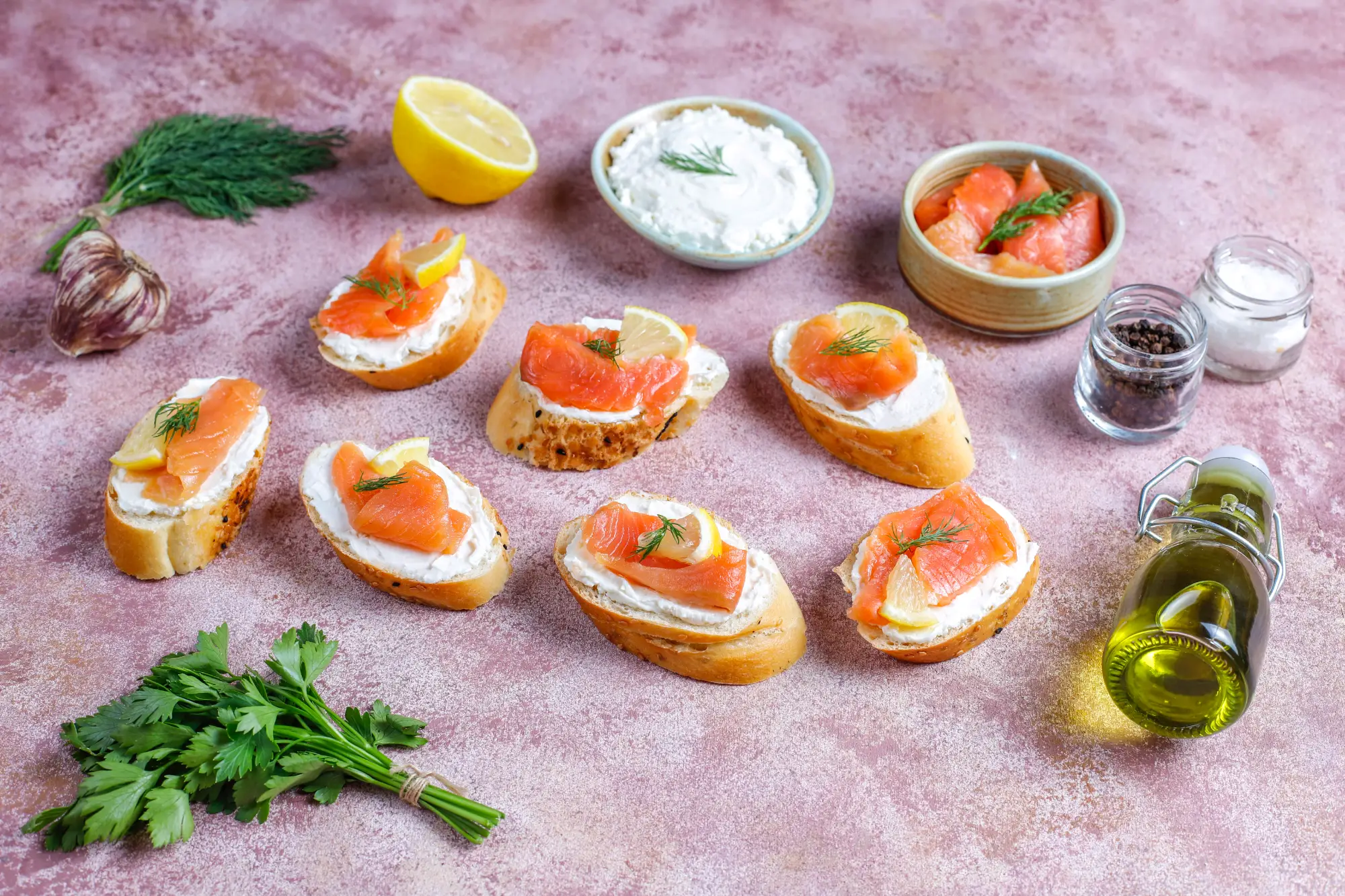 sandwiches-with-smoked-salmon-cream-cheese-dill